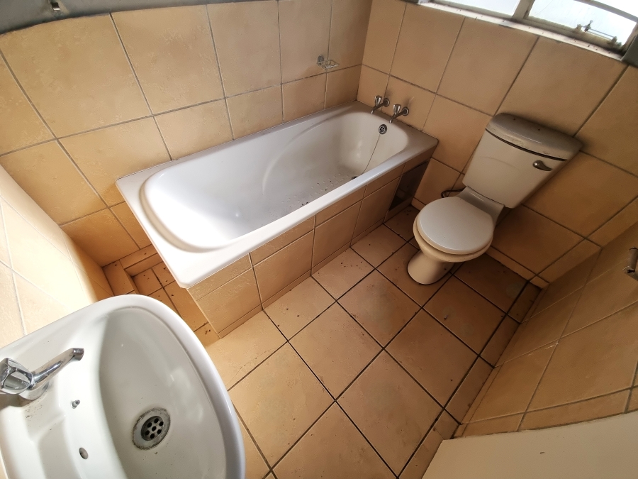 1 Bedroom Property for Sale in Lower Bo-dorp North West